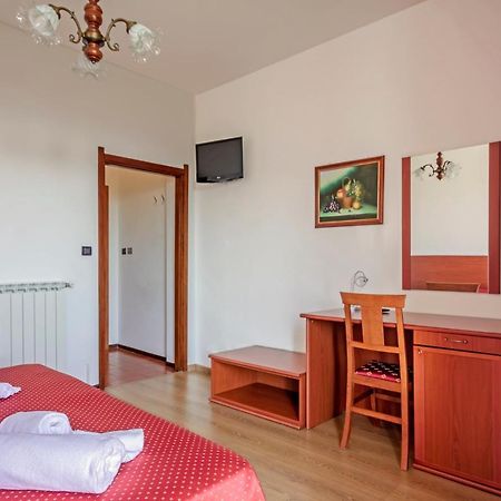 אסטי Hotel Pineta מראה חיצוני תמונה
