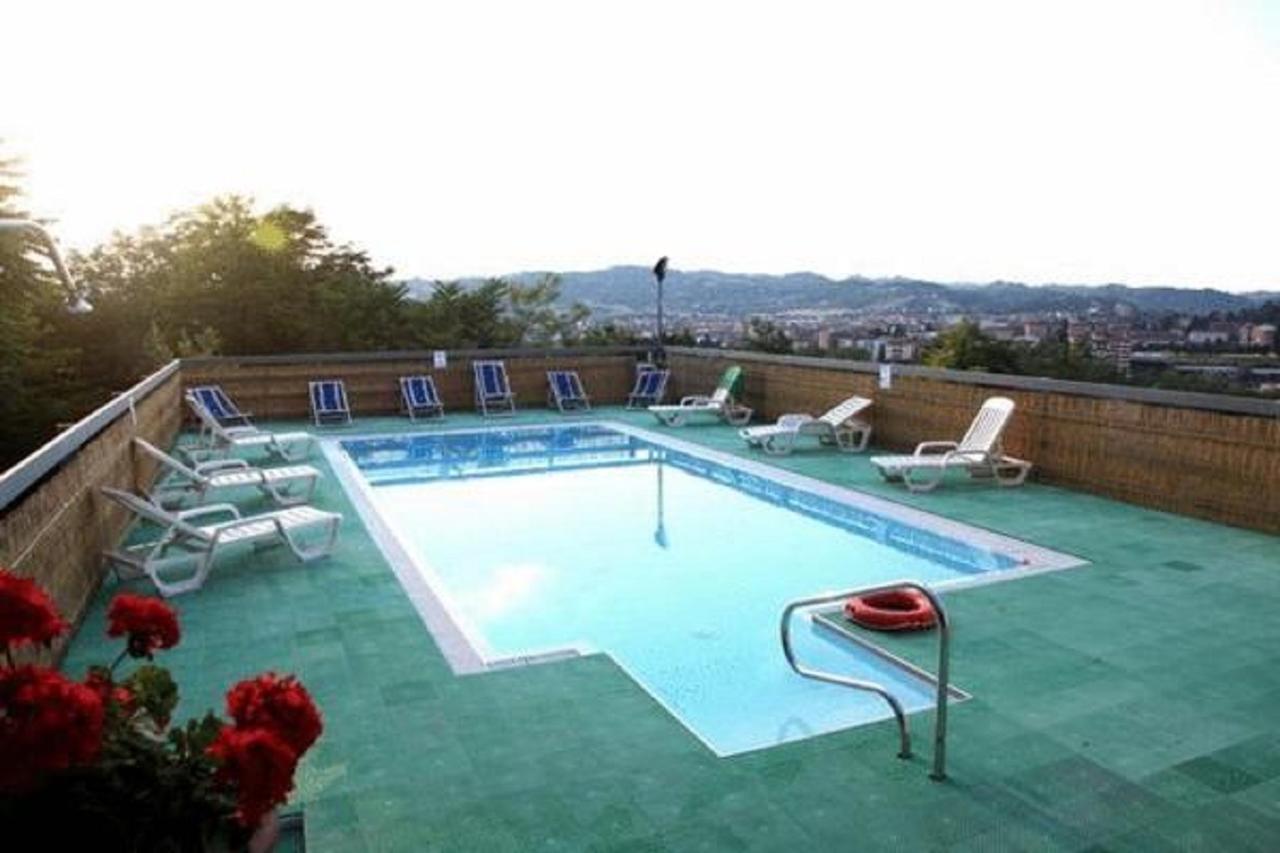 אסטי Hotel Pineta מראה חיצוני תמונה