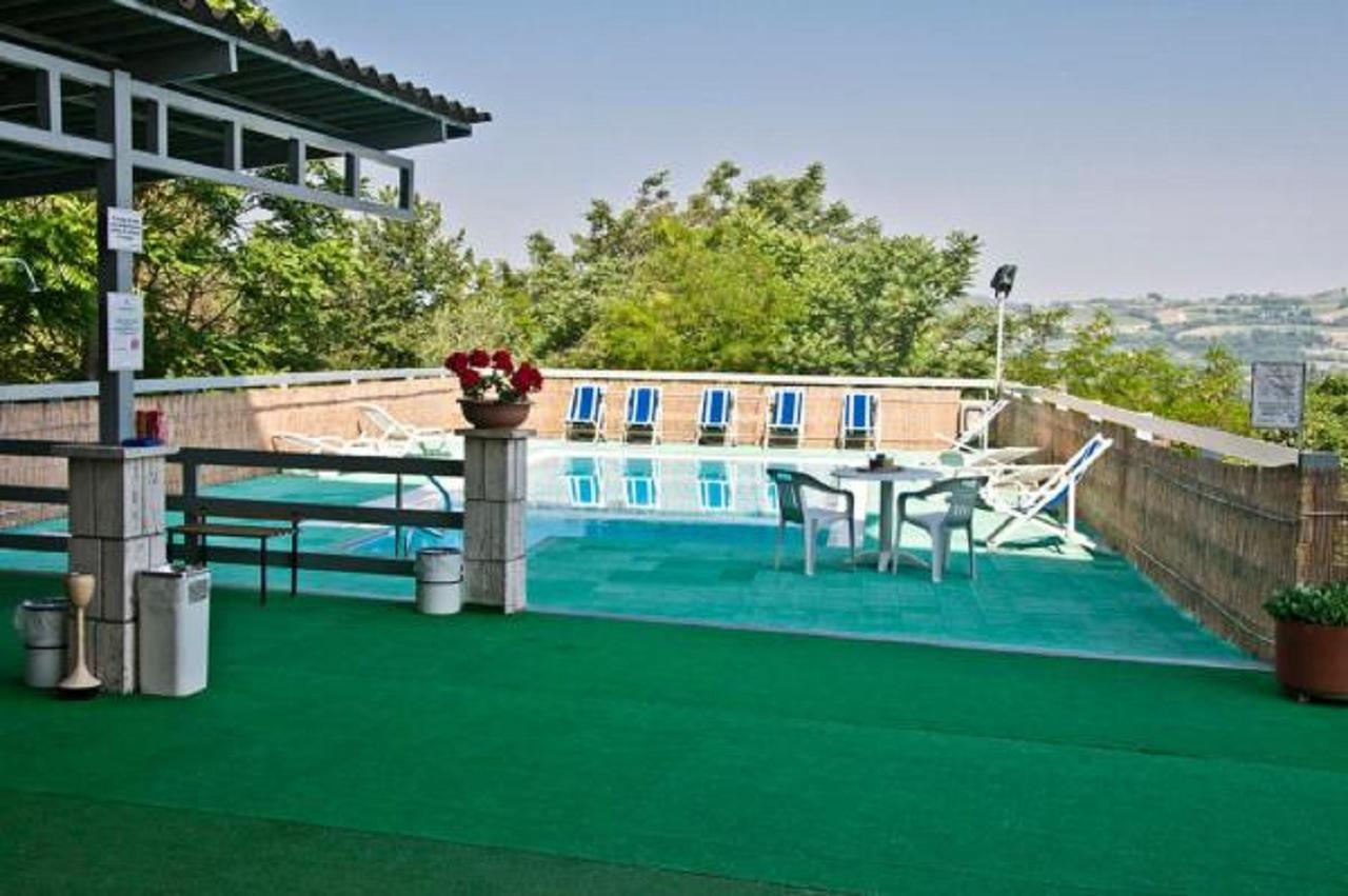אסטי Hotel Pineta מראה חיצוני תמונה