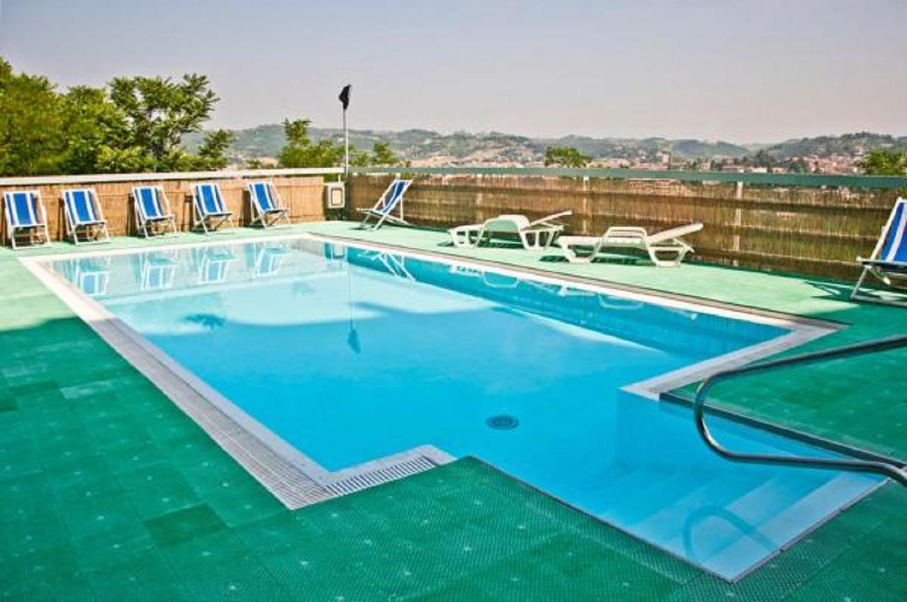 אסטי Hotel Pineta מראה חיצוני תמונה