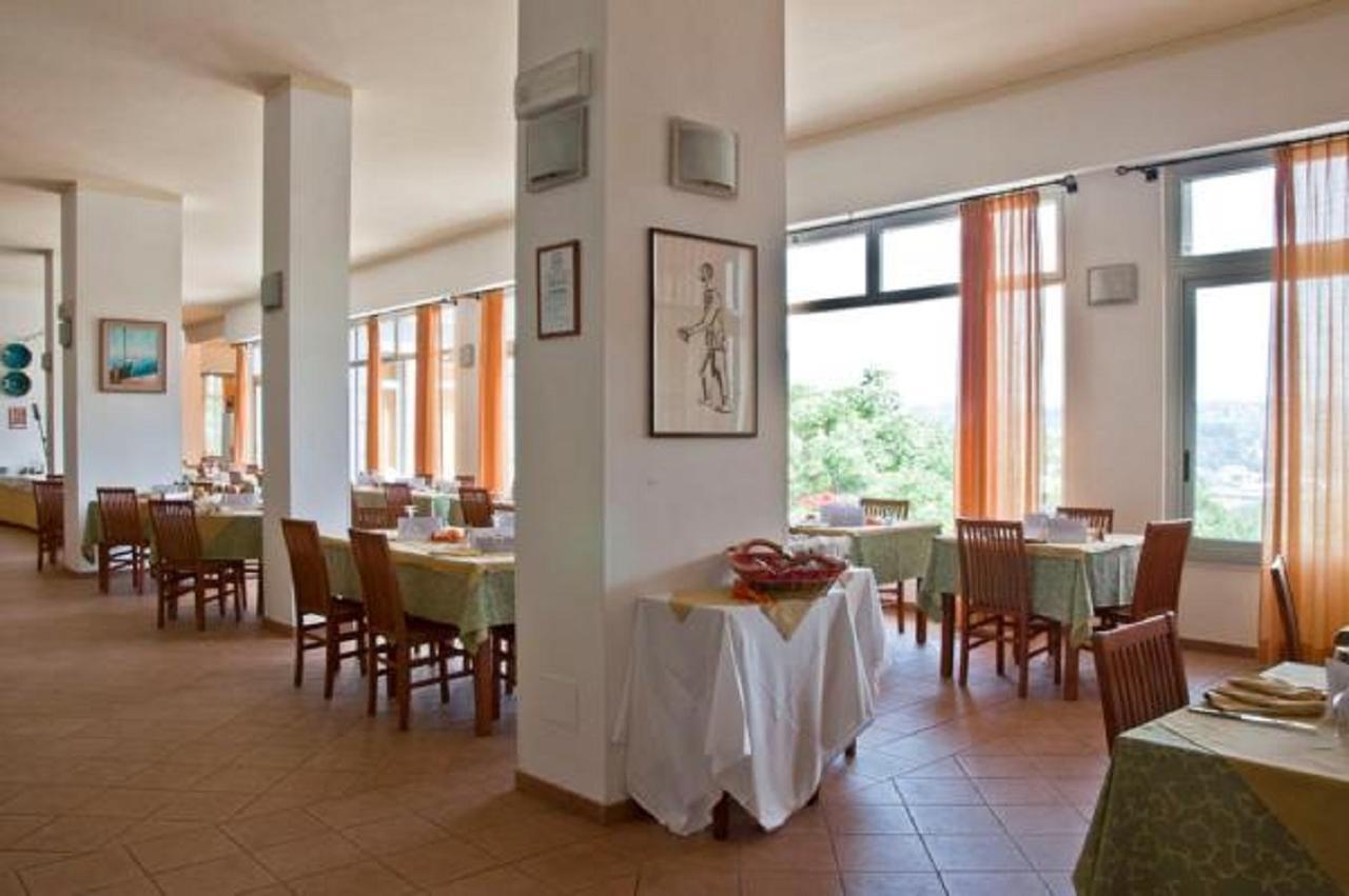 אסטי Hotel Pineta מראה חיצוני תמונה