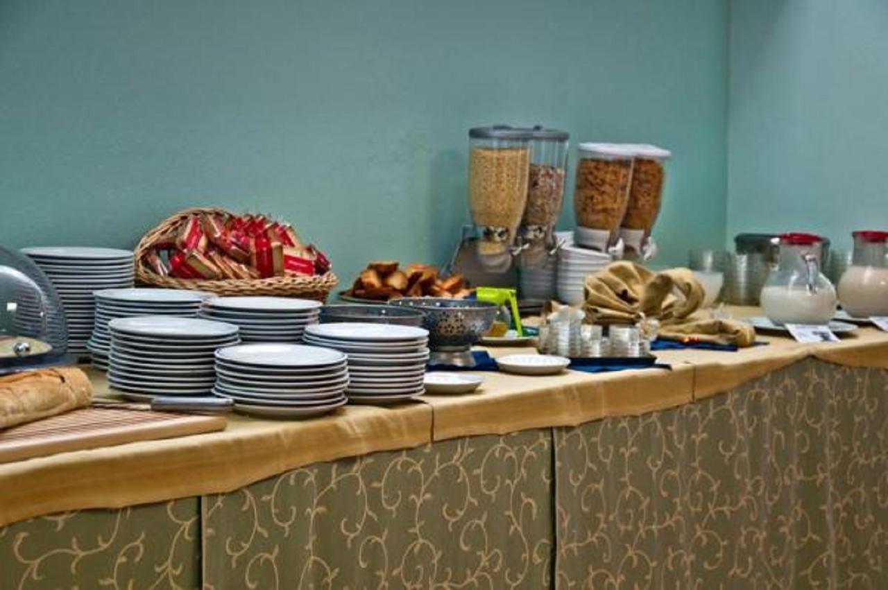 אסטי Hotel Pineta מראה חיצוני תמונה