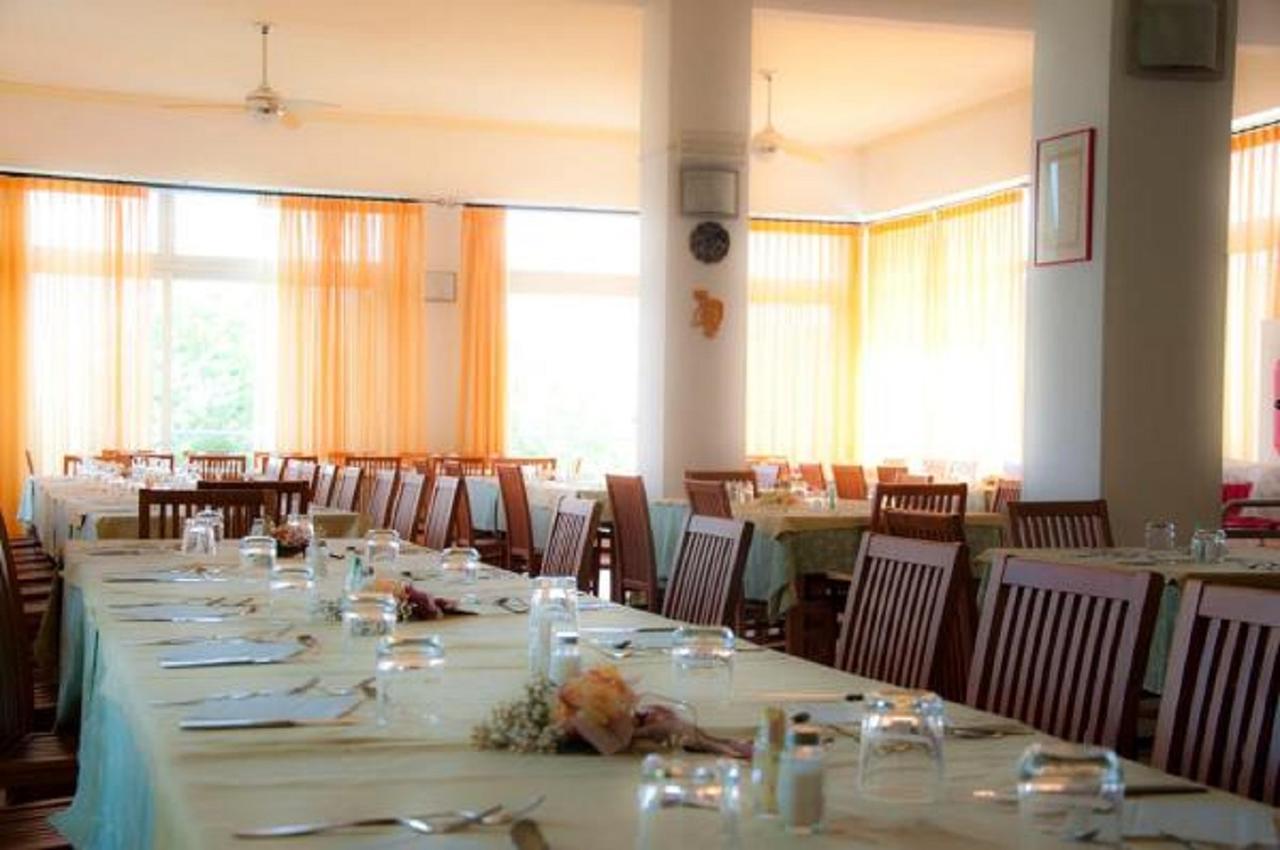 אסטי Hotel Pineta מראה חיצוני תמונה