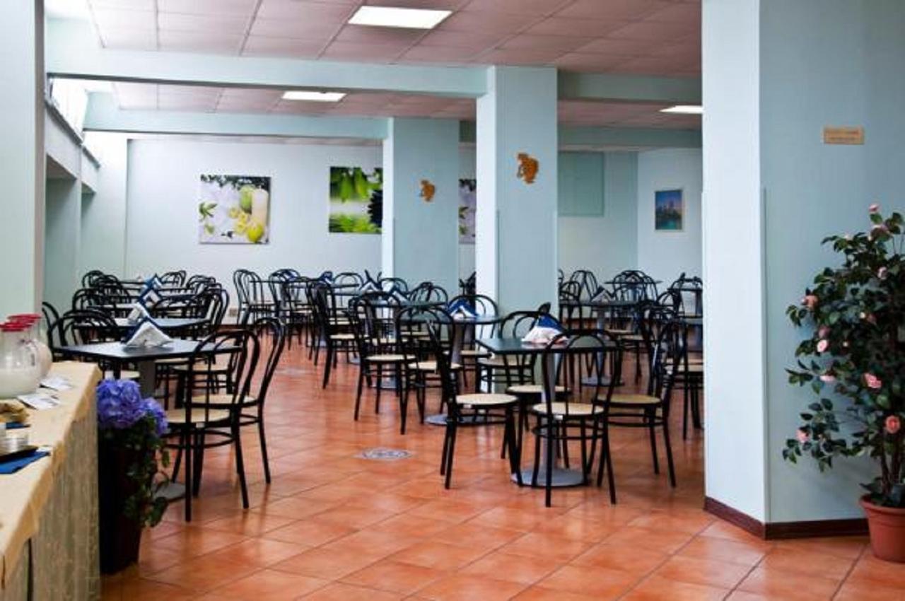 אסטי Hotel Pineta מראה חיצוני תמונה