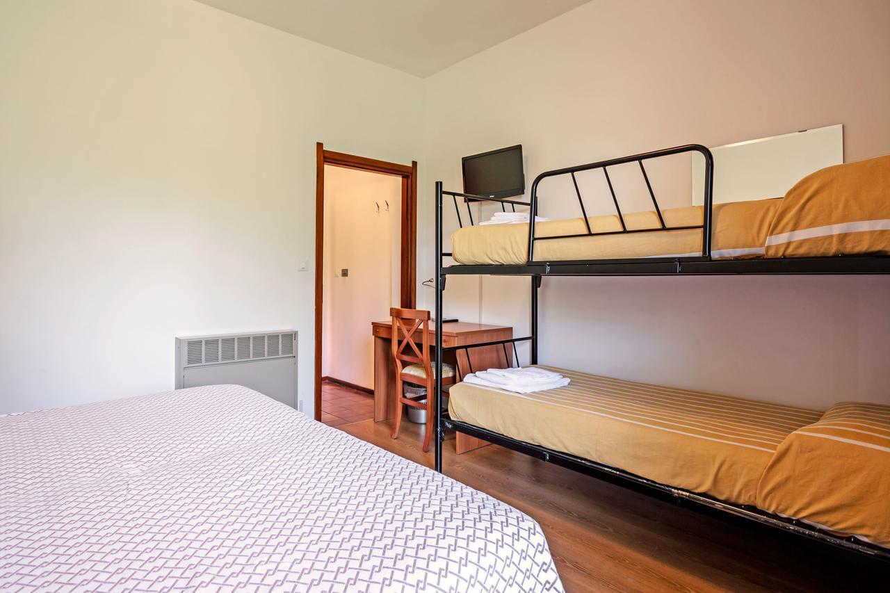 אסטי Hotel Pineta מראה חיצוני תמונה