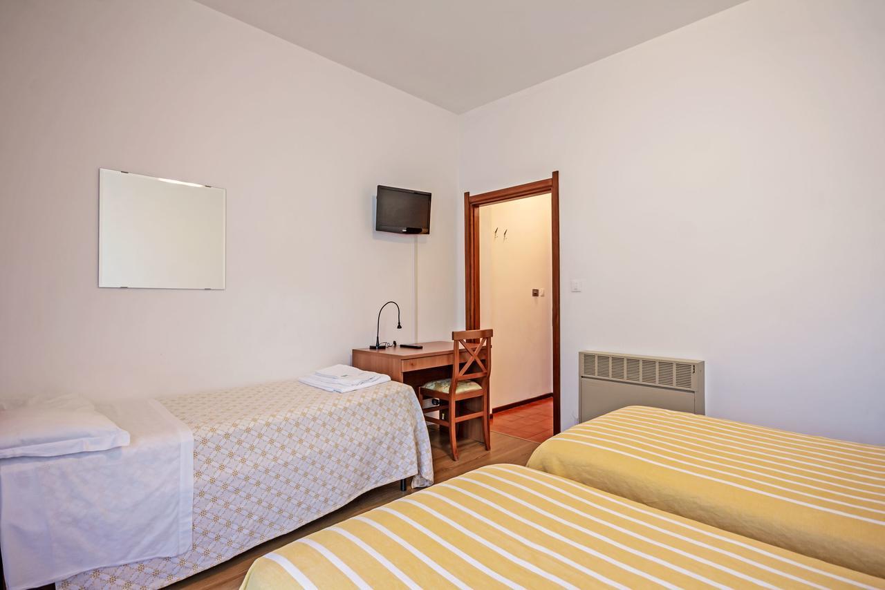 אסטי Hotel Pineta מראה חיצוני תמונה