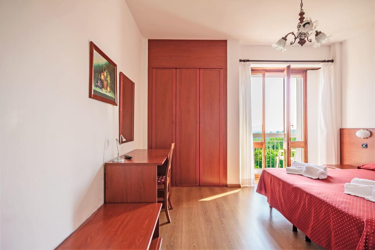 אסטי Hotel Pineta מראה חיצוני תמונה