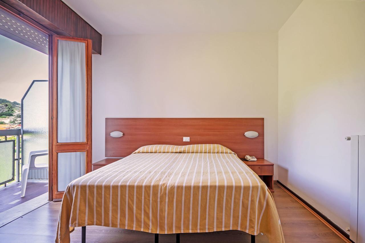 אסטי Hotel Pineta מראה חיצוני תמונה