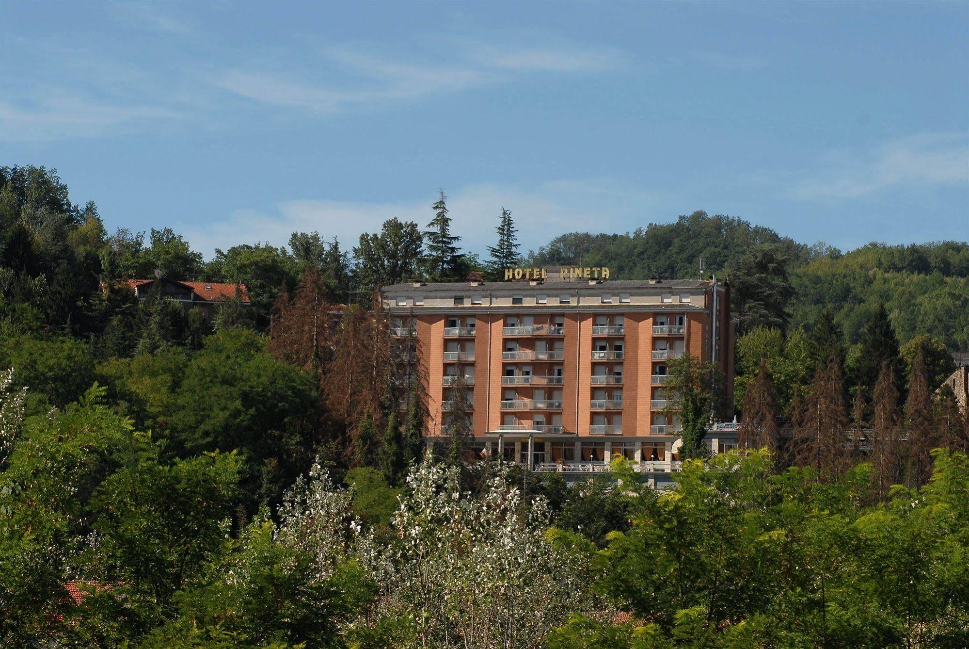 אסטי Hotel Pineta מראה חיצוני תמונה