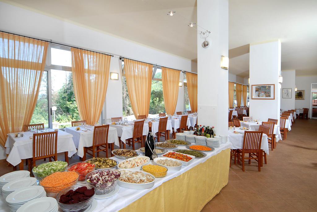 אסטי Hotel Pineta מראה חיצוני תמונה