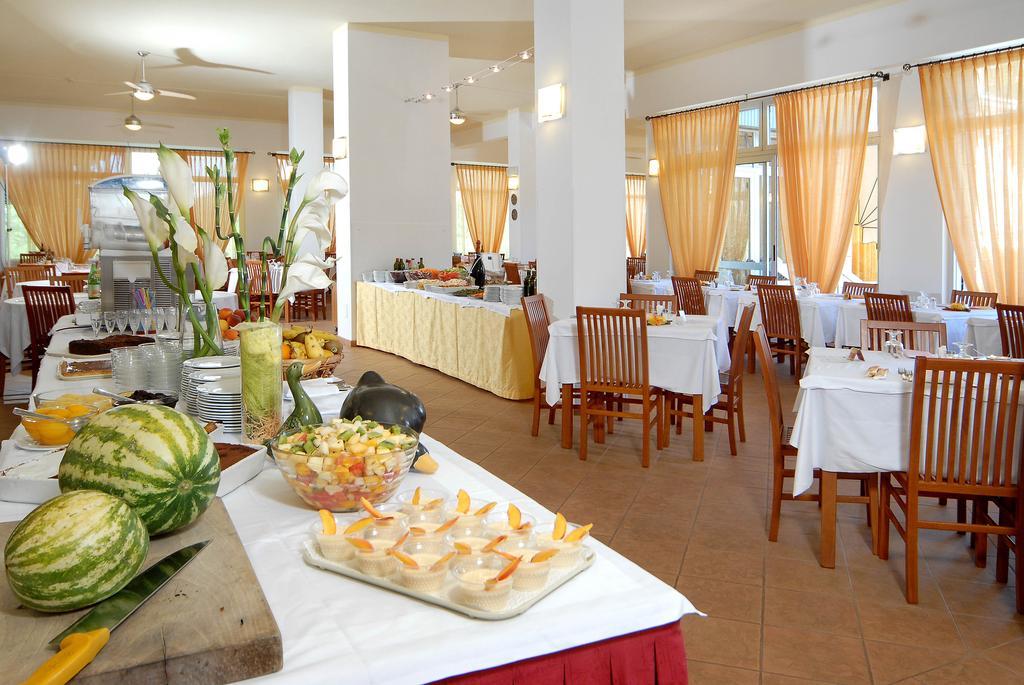 אסטי Hotel Pineta מראה חיצוני תמונה